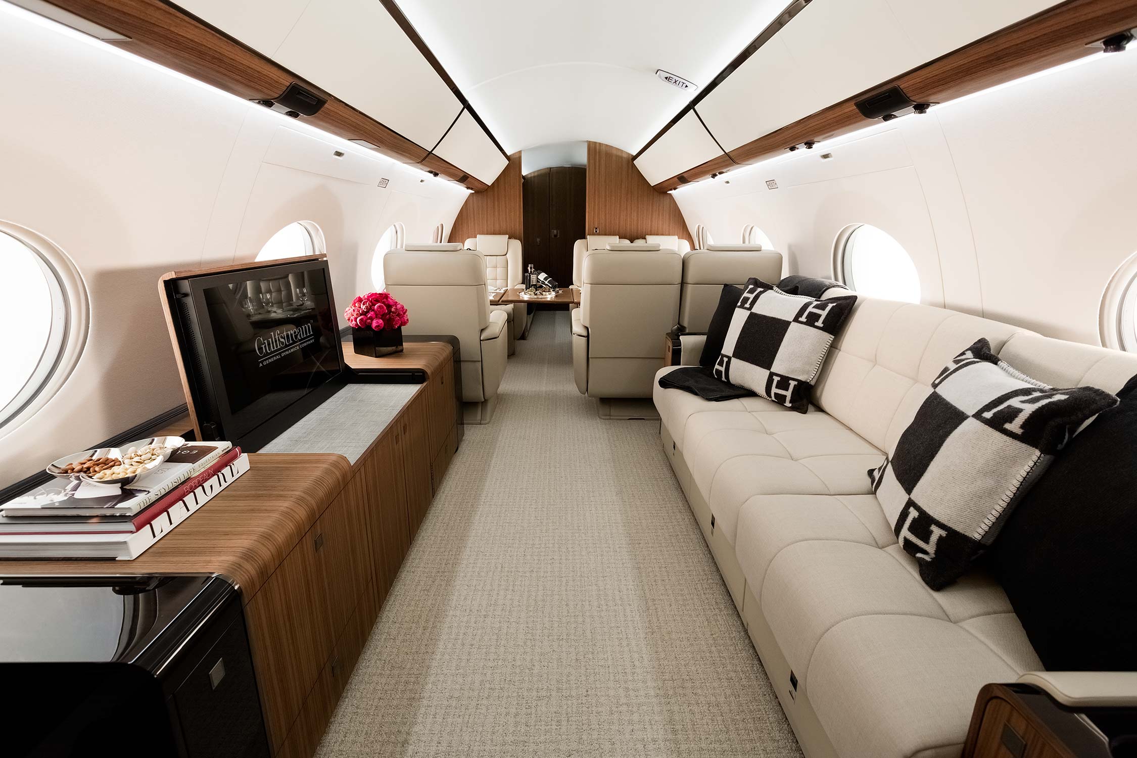 G650ER Interior Divan